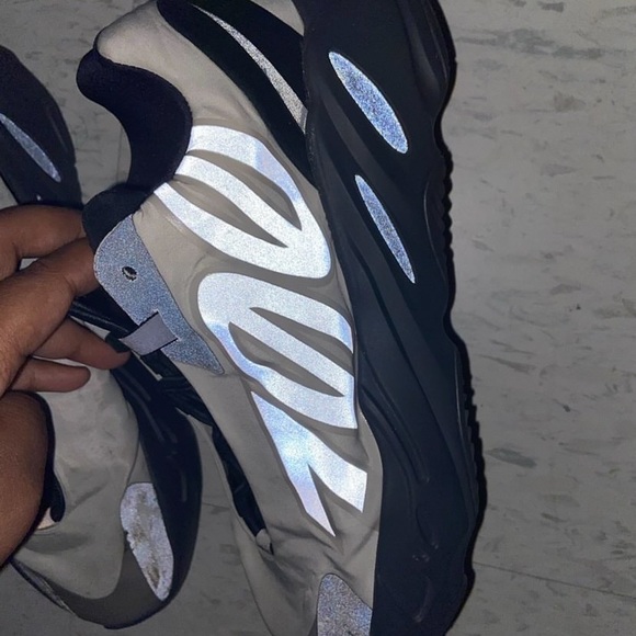 Yeezy 700’s MNMV